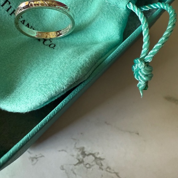 Auth. Tiffany & Co. 1837 Concave Narrow Band Ring size 9 - Picture 3 of 5